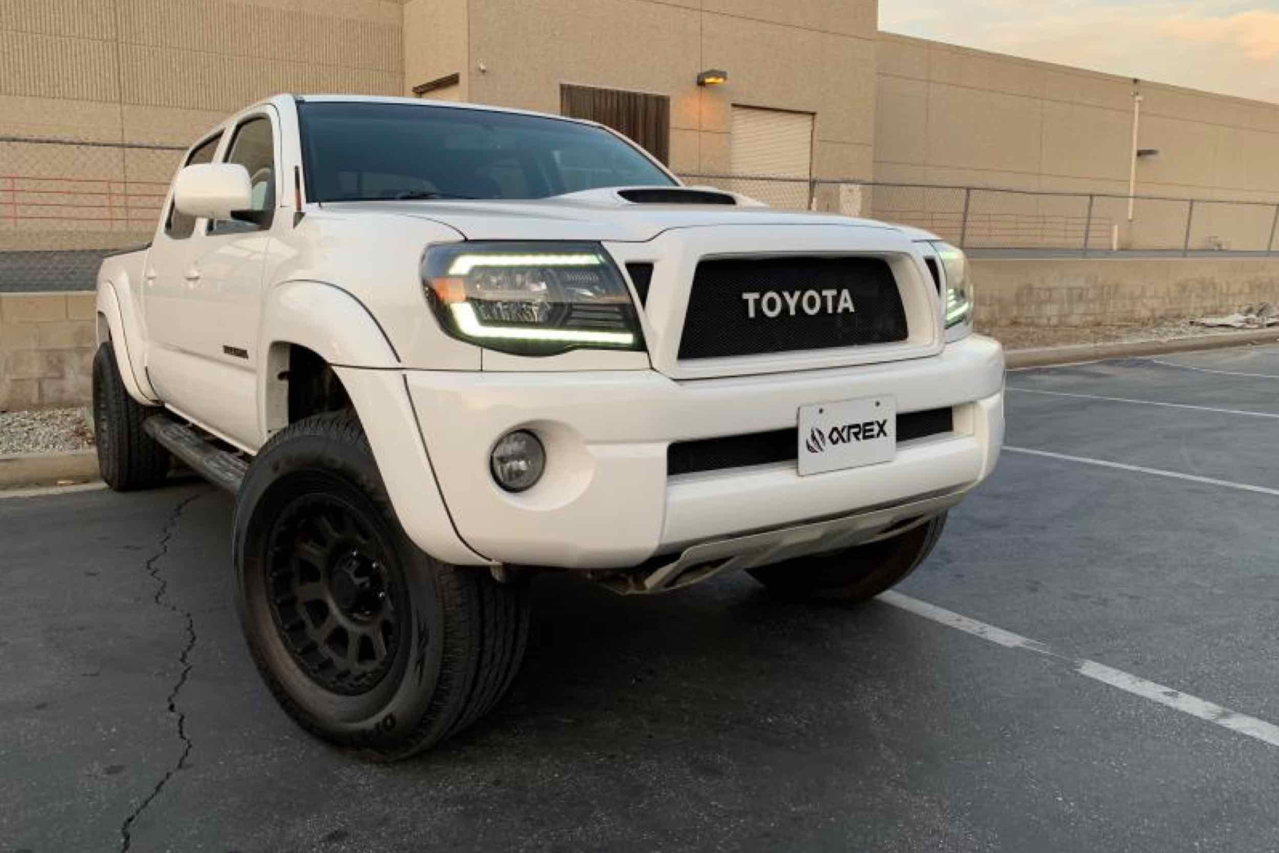 Toyota pickup deals headlights